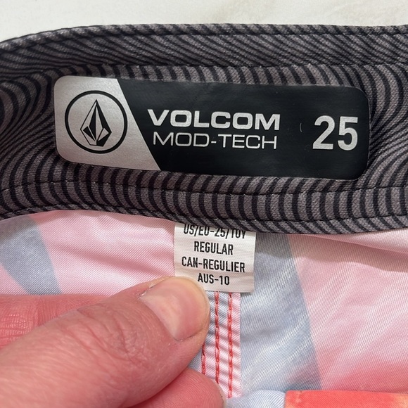 Volcom Boys swim trunks - Picture 2 of 3